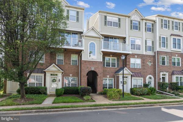 1919 KENWOOD AVE #303, Alexandria, VA 22302