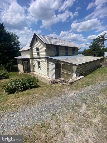 402 WINCHESTER AVE, Moorefield, WV 26836