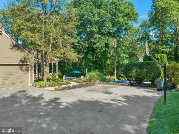 West Chester, PA 19380,689 MIMOSA TREE LN