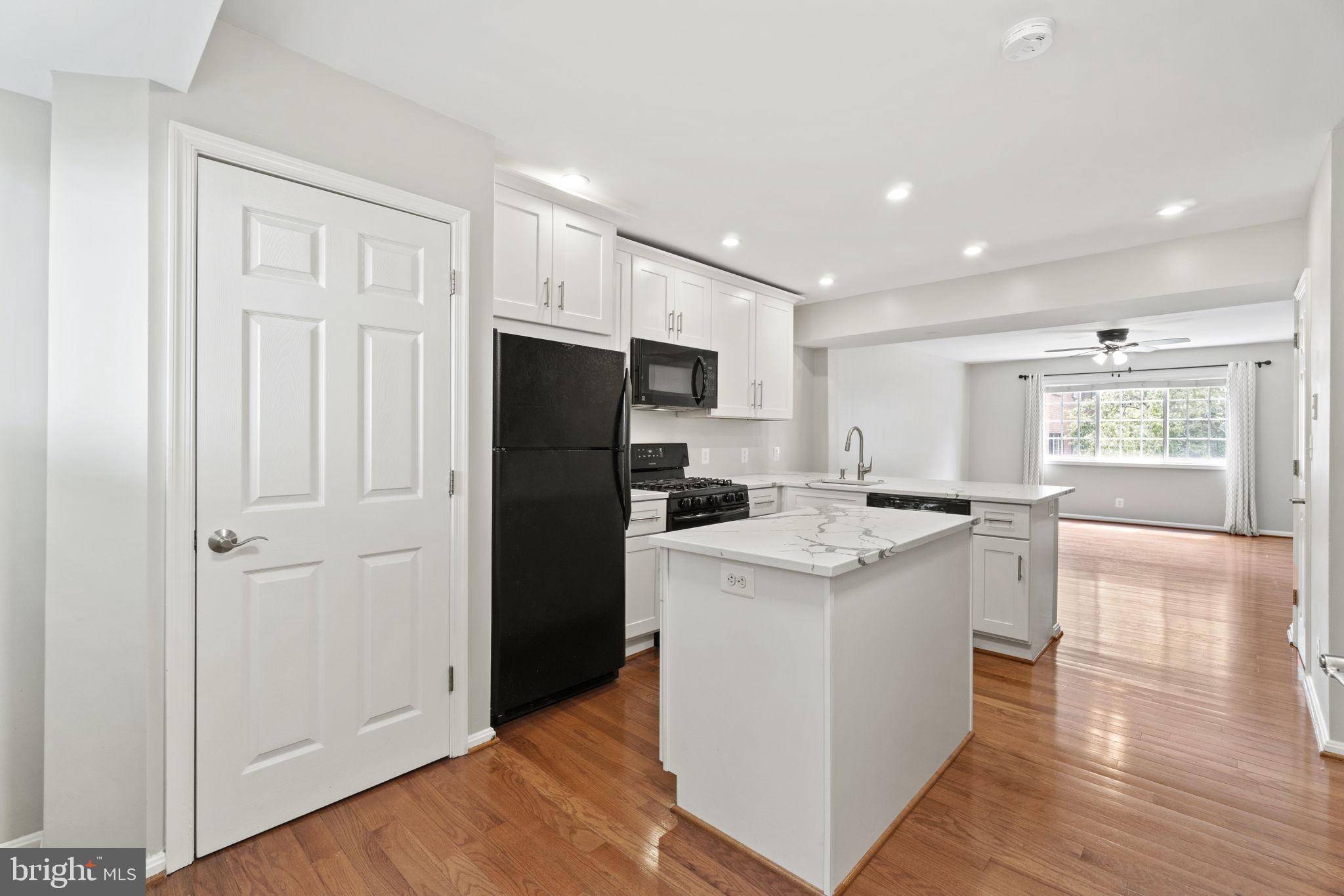 Alexandria, VA 22304,1321 N VAN DORN ST