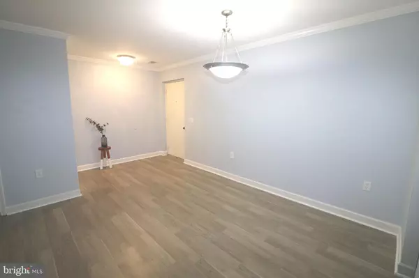 Gaithersburg, MD 20879,18302 STREAMSIDE DR #202