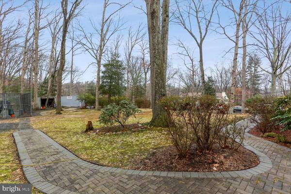 6029 WOODLAND TER, Mclean, VA 22101