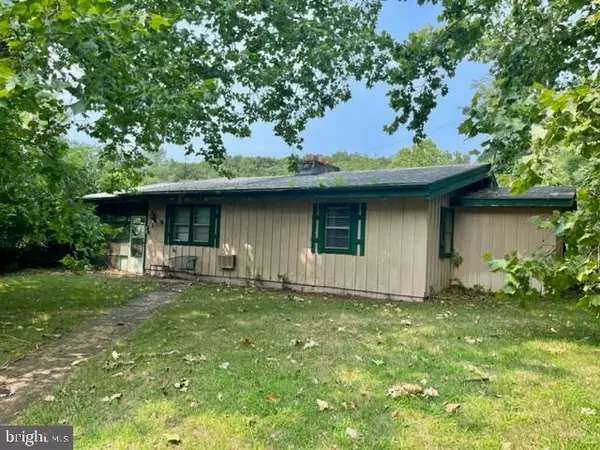 Luray, VA 22835,319 LAKE DR