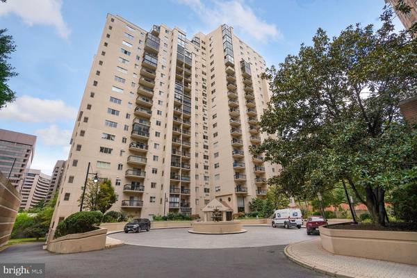 1211 S EADS ST #1003, Arlington, VA 22202