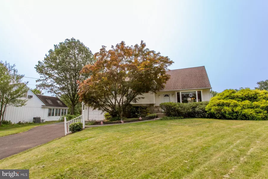 240 CORNWALL CIR, Chalfont, PA 18914