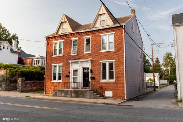 127 N 5TH ST, Columbia, PA 17512