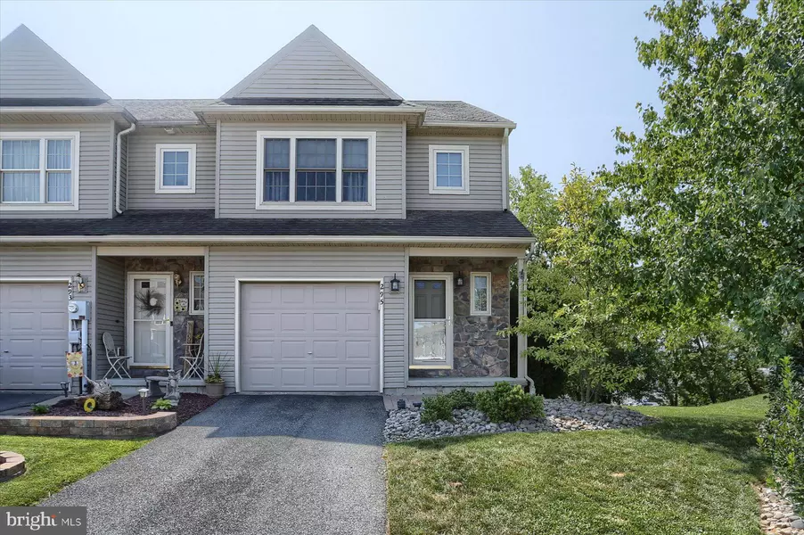 295 CEDAR HOLW, Manheim, PA 17545