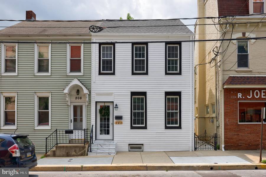 206 S FOURTH ST, Columbia, PA 17512