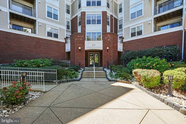 1645 INTERNATIONAL DR #227, Mclean, VA 22102