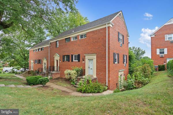 3745 GUNSTON RD #3745, Alexandria, VA 22302