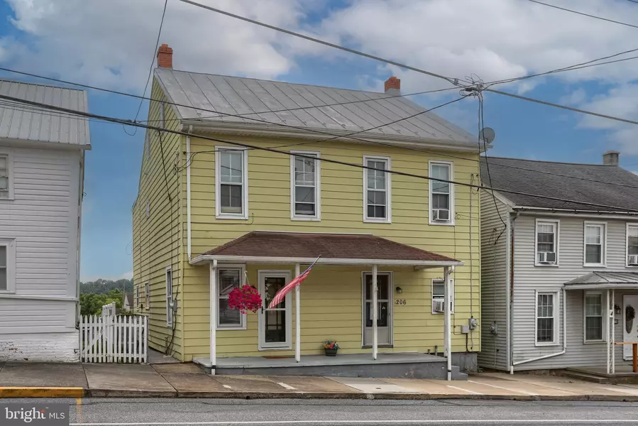 204-206 W MARKET ST, Jonestown, PA 17038