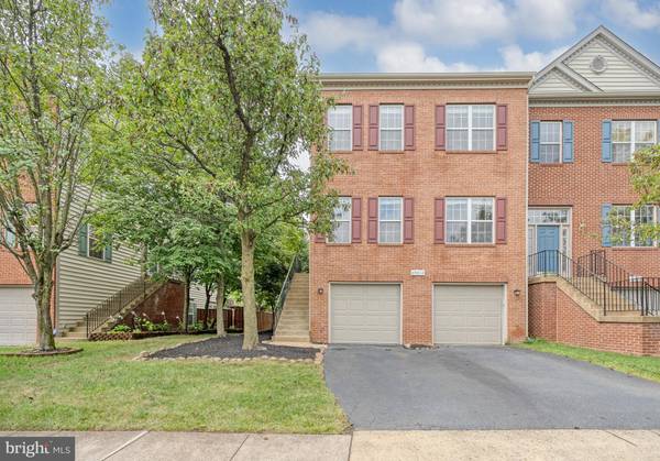 45813 COLONNADE TER, Sterling, VA 20166