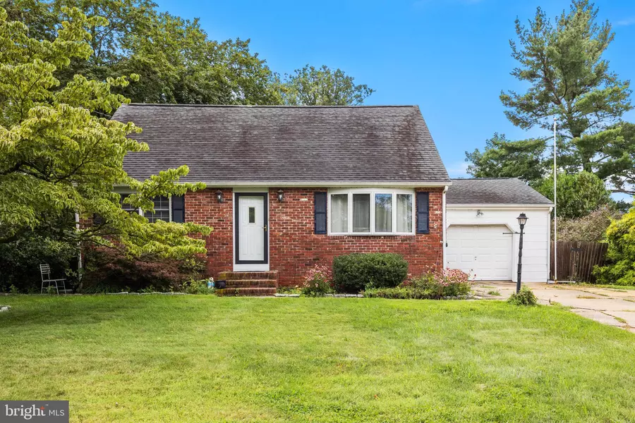 19 BLUE GRASS DR, Ewing, NJ 08638