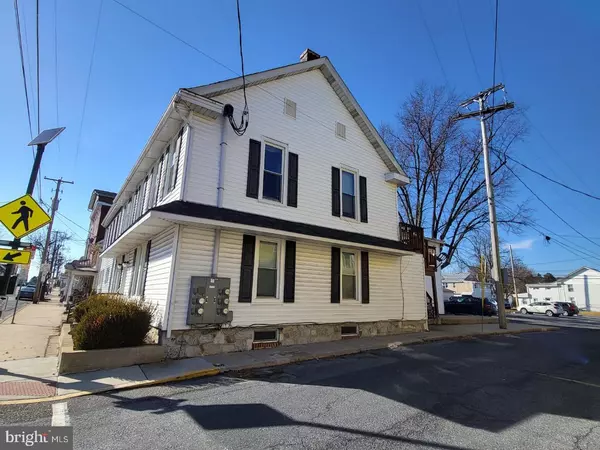 201 W MAIN ST, Annville, PA 17003