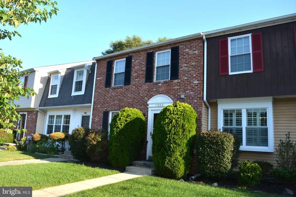 1002 SEMINOLE GDNS, Ambler, PA 19002