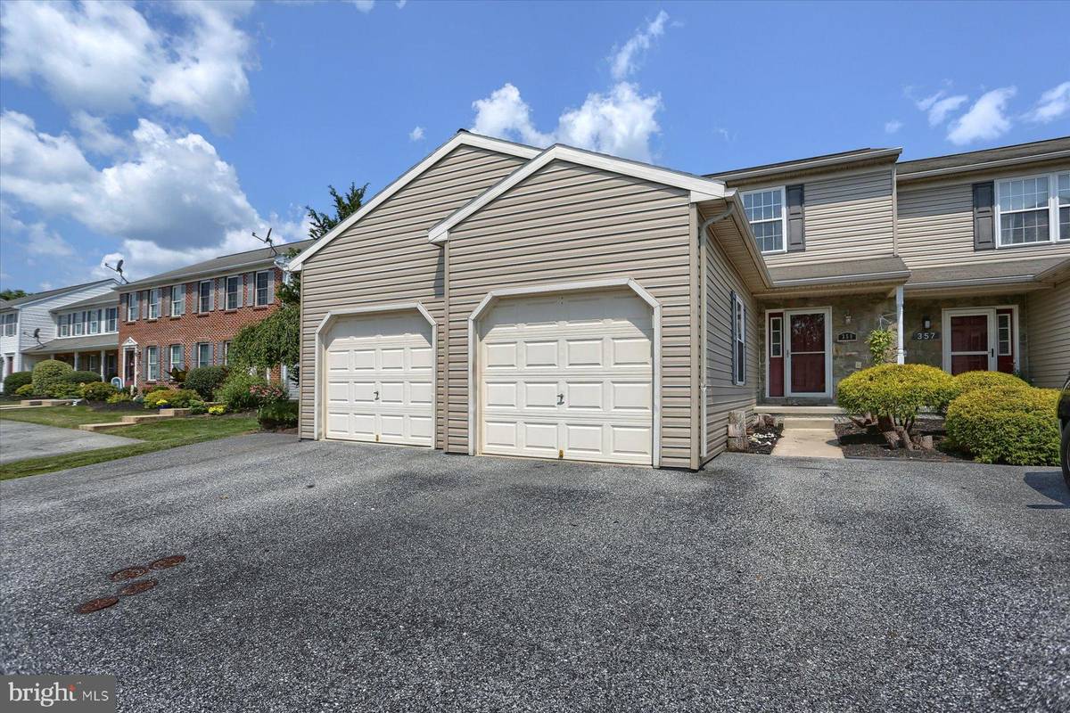 Mount Joy, PA 17552,359 DEERFIELD DR