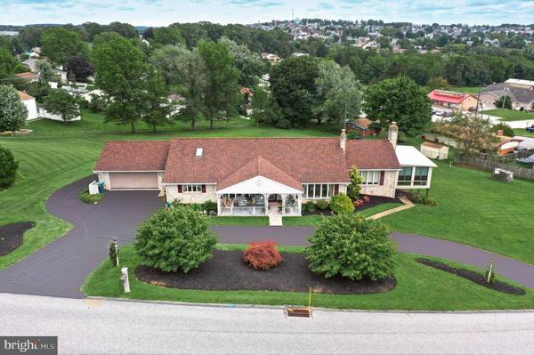 1000 WOODRIDGE RD, Red Lion, PA 17356