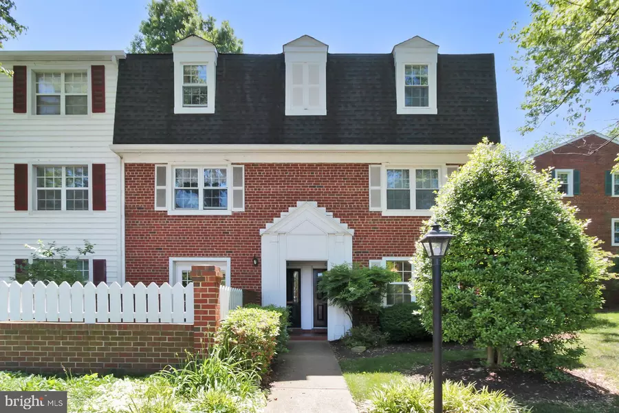 2826-A S WAKEFIELD ST #A, Arlington, VA 22206