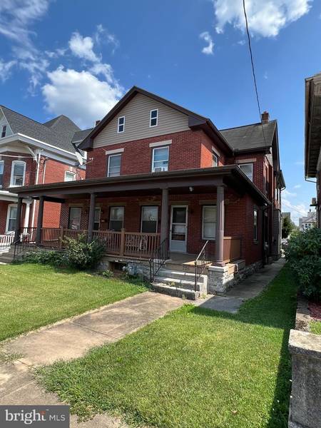 226 E MAIN ST, Palmyra, PA 17078