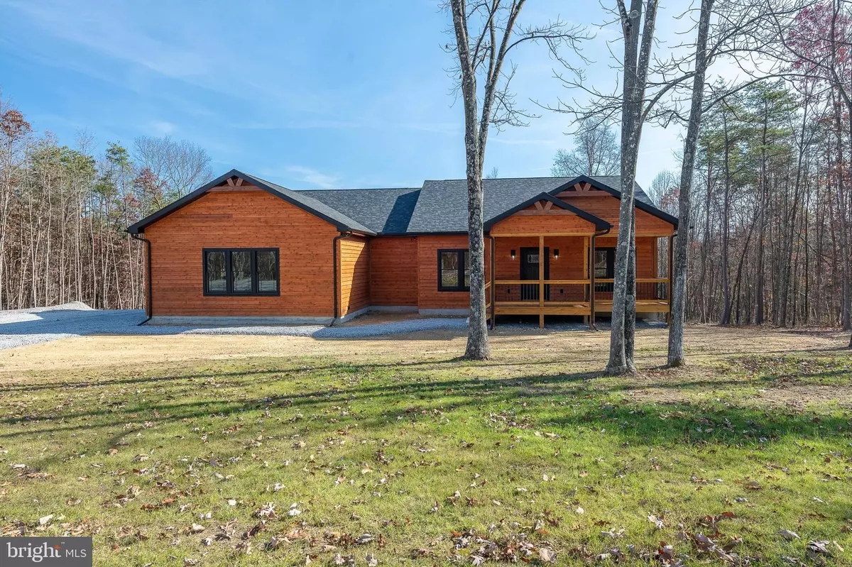 Berkeley Springs, WV 25411,62 KEY PINE LANE