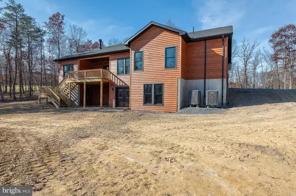 Berkeley Springs, WV 25411,62 KEY PINE LANE