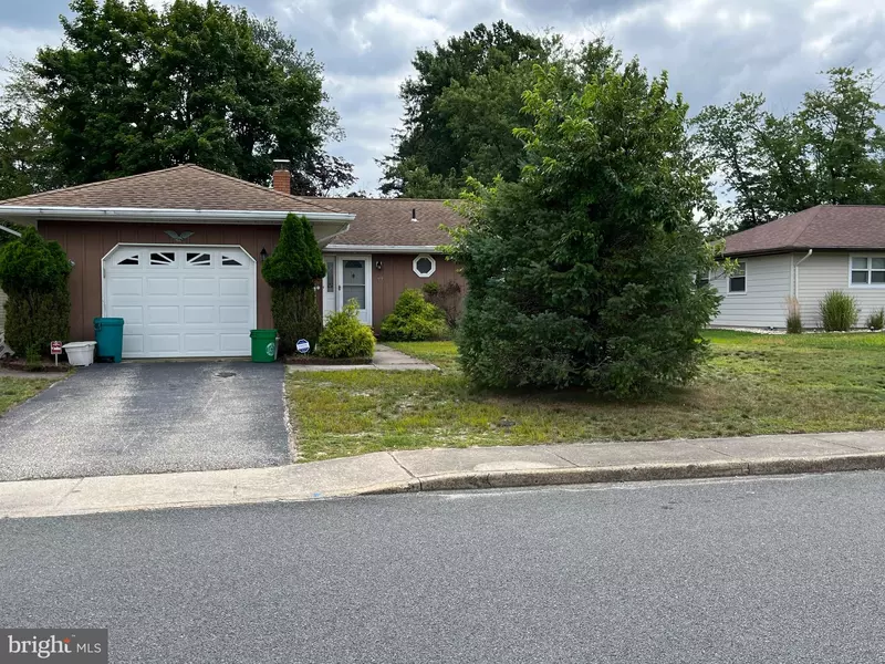 169 FORT DEFRANCE AVE, Toms River, NJ 08757