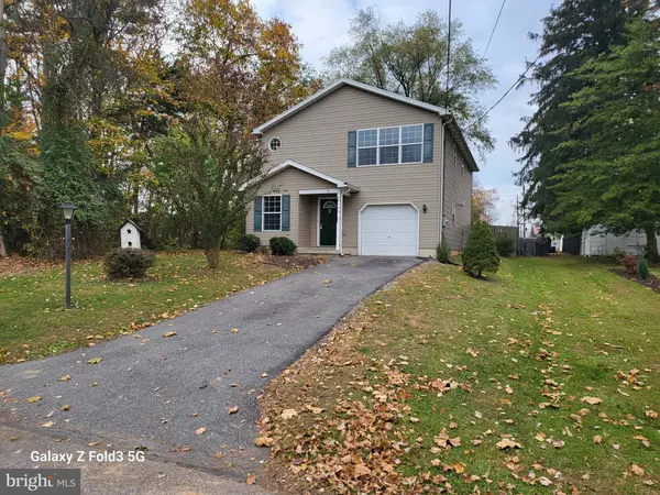 12 PARKSIDE AVE, York, PA 17406