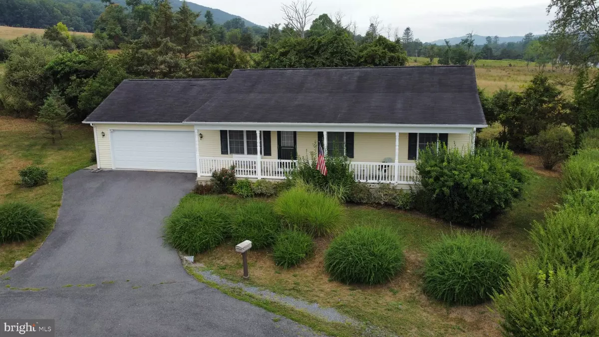 Wardensville, WV 26851,135 MULBERRY LN