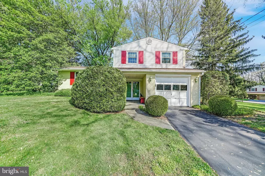 15 BUCK RUN LN, Malvern, PA 19355