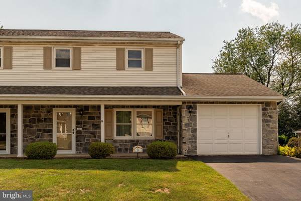 10 ORIOLE DR, Ephrata, PA 17522