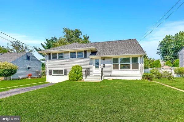 25 AMSTERDAM RD, Hamilton, NJ 08620