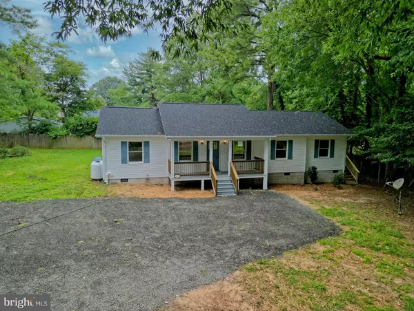 Colonial Beach, VA 22443,121 WOODMOUNT DR