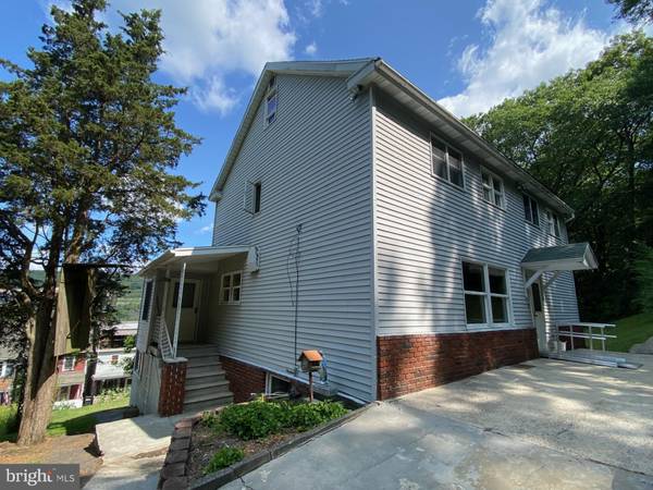 360 W WATER ST, Lansford, PA 18232