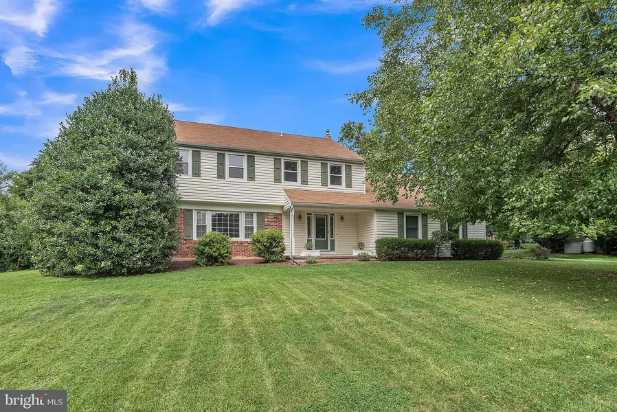 9 SUNNYBROOK DR, Doylestown, PA 18901