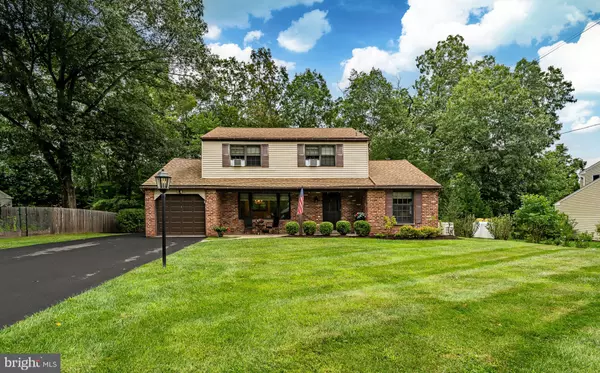 11 BRENDA LN, Audubon, PA 19403