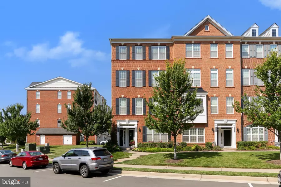 43035 CLARKS MILL TER, Ashburn, VA 20148