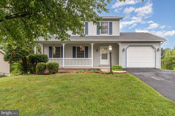 889 SUNNY HILL LN, Harrisburg, PA 17111