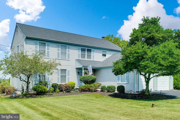 19 RIDGEWOOD WAY, Harleysville, PA 19438