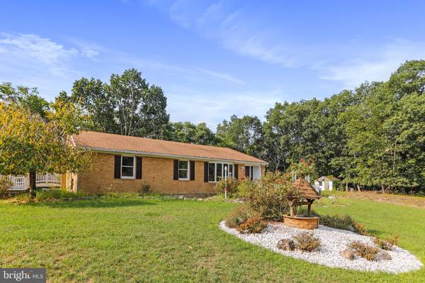 223 LITTLE CREEK LN, Berkeley Springs, WV 25411