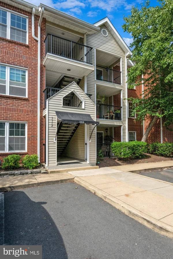 3312 WYNDHAM CIR #308, Alexandria, VA 22302