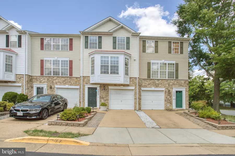 5904 IANS WAY, Alexandria, VA 22315