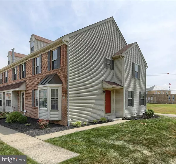 28 ACORN BLVD, Lancaster, PA 17602