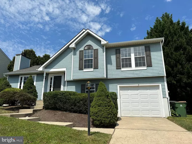 8 MACDUFF CT, Newark, DE 19711