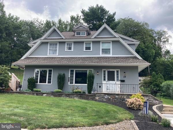 19 WYOMISSING HILLS BLVD, Reading, PA 19609