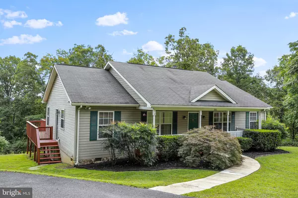 566 REYNOLDS RD, Cross Junction, VA 22625