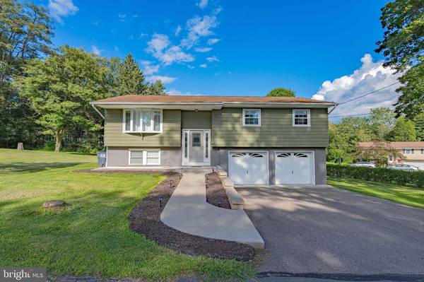 201 SMITH, Freeland, PA 18224