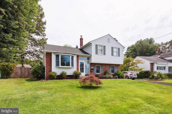 Langhorne, PA 19047,879 JEFFREY LN