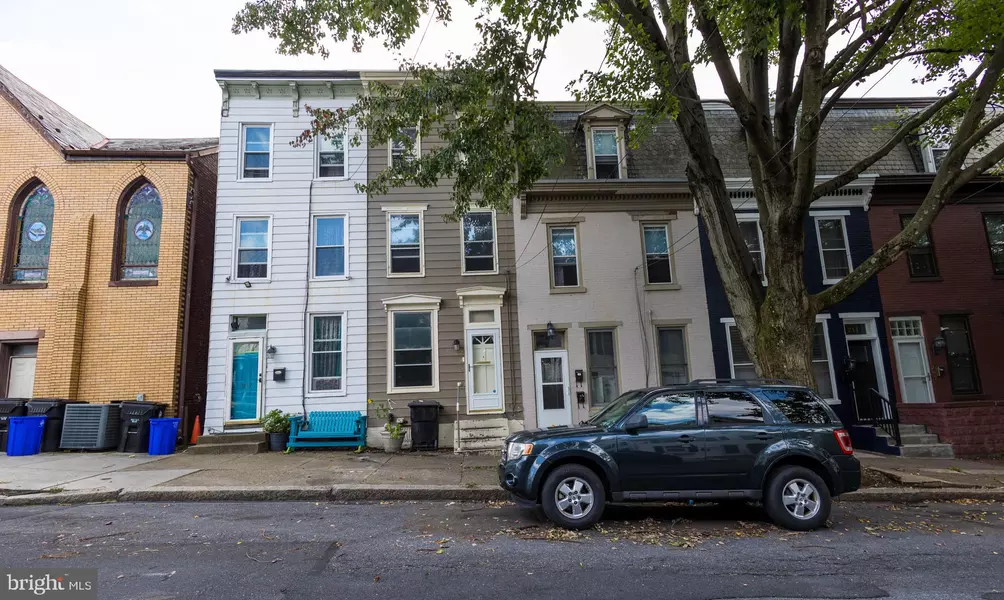 215 CALDER ST, Harrisburg, PA 17102