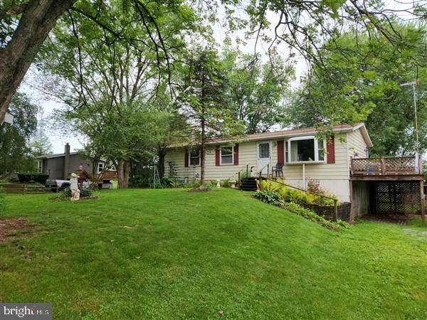 1048 CREEK RD, Manheim, PA 17545