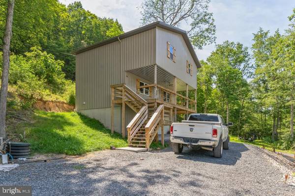 2054 E PLUM RUN RD, Ridgeley, WV 26753